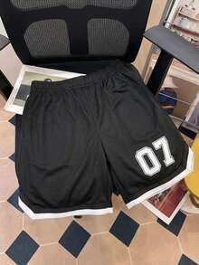 SHEIN 青少年男孩黑色夏季街頭風海灘返校季加州風 2 件式運動上衣與短褲套裝，寬鬆圖案 T 恤籃球運動球衣 - 黑色 - 查看 7