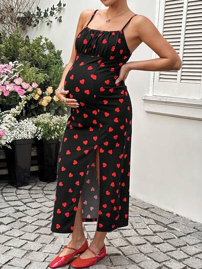 SHEIN Summer Outfits Black And Red Heart-Patterned, High-Stretch Slip Dress For Pregnant Women With A Slit, Elegant And Slim Fit.  Maternity Casual Heart Print Slit Strap Dress For Summer