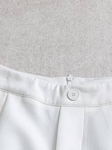 Franclia Petite 女士新款春夏荷叶边拼接优雅白色短裤，适合娇小身材 - 白色 - 查看 3