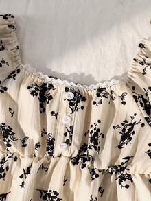 SHEIN Áo kiểu vintage ngọt ngào cho bé gái: Viền ngọc trai + chấm bi trắng, tay phồng ngắn, cổ vuông, eo nhún, mỏng nhẹ, không bồng bềnh, kiểu áo rộng rãi thoải mái, thích hợp cho hẹn hò/đi chơi hàng ngày, mùa xuân & hè. - Nhiều màu - Xem 4