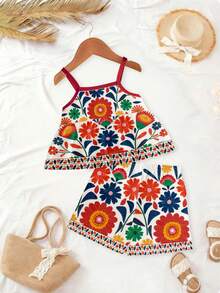 SHEIN 这款两件套女婴套装适合6个月至2-3岁的宝宝，采用复古墨西哥风格，以白色为底，饰以色彩缤纷的刺绣和花卉图案，包括蕾丝拼接吊带背心和短裤，面料轻薄透气，色彩鲜艳夺目。这套服装非常适合海滩度假/日常外出，也是夏季儿童服装的理想之选。 - 彩色 - 查看 5