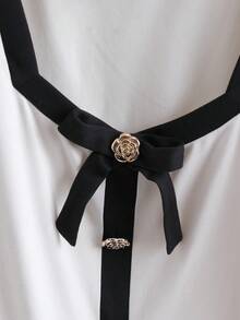 GlowEve 黑白撞色蝴蝶结金属纽扣短袖T恤，方领宽松修身款，通勤约会皆宜，法式复古甜美风 - 黑與白 - 查看 5