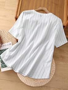 EMERY ROSE Plus Size V-Neck Raglan Sleeve Black & White Plaid Shirt, Flattering\Summer\Vacation Summer Tops Summer Outfits Summer Clothes  Spring  Spring Outfit Women Spring Clothes Country Style For Women Vacation Outfits Women  Casual Blouses For Women Striped Shirt Casual Tops Women Summer Women Summer Shirts Blouses For Women Elegant Casual - Multicolor - View 2