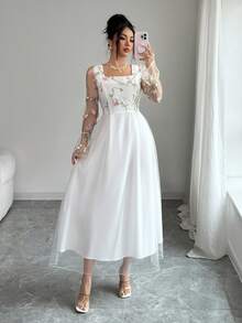 SHEIN Elenzya 2026春夏新款女式白色网纱拼接刺绣粉色桃花A字腰方领优雅浪漫长袖中长连衣裙，适合女士婚礼、派对、正式晚宴、毕业季/开学季（随机碎花图案） - 白色 - 查看 3