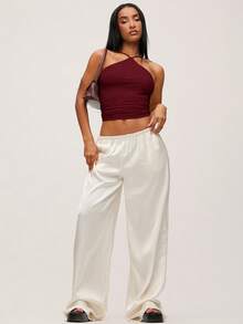SHEIN BASICS Áo tank top lửng ôm sát màu trơn, dây mảnh, kiểu dáng tối giản, đa năng cho mùa hè. - Màu Đỏ Sâu - Xem 5