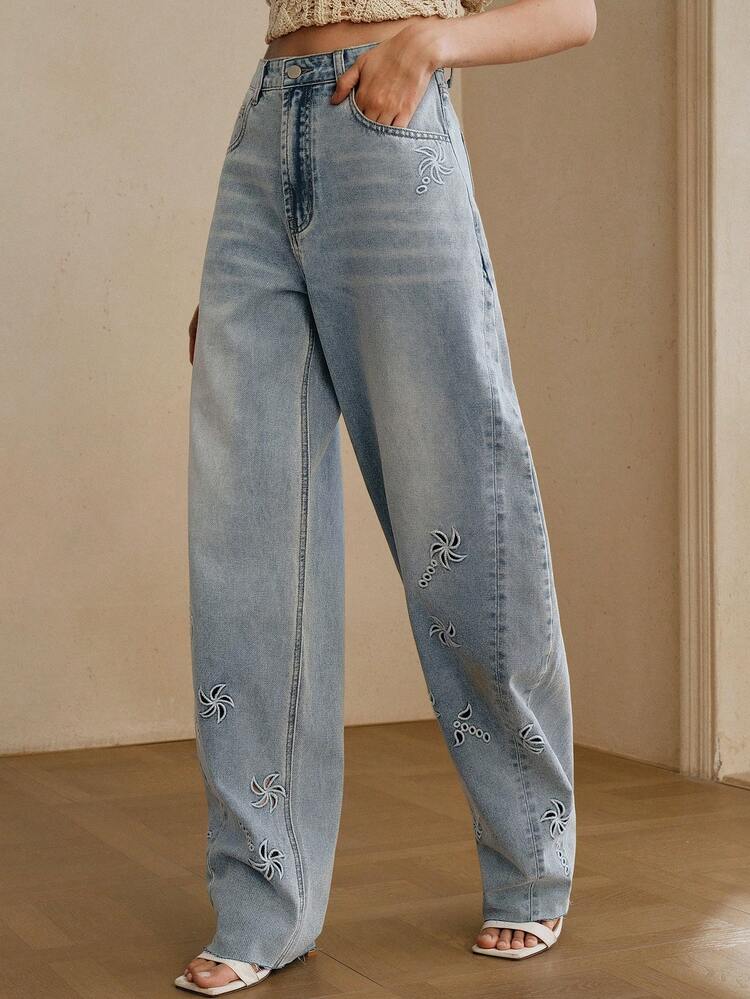 Women's Fashionable Hollow Embroidered Romantic Party Vacation Blue Flare Leg Jeans, Spring/Summer Patterned Jeans Embellished Jeans Loose Fit Jeans Denim Embellished Oversized Jeans