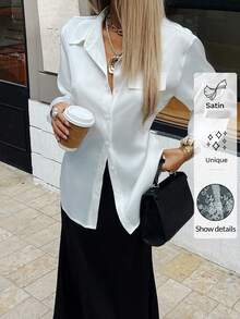 Siren Gaze 女士优雅白色缎面衬衫，后背饰有透视蕾丝，精致长袖纽扣衬衫上衣，时尚别致。这款女士白色长袖缎面衬衫，后背饰有装饰性蕾丝拼接，尽显优雅气质。蕾丝衬衫，透视衬衫，蕾丝长袖优雅衬衫，女士必备。 - 白色 - 查看 4