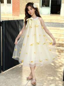 SHEIN Đầm hè thời trang mới 2026 chất liệu mềm mại, co giãn, không tay cổ yếm họa tiết hoa 3D cho bé gái, thích hợp cho tiệc tùng và kỳ nghỉ, đồ dùng cần thiết khi đi du lịch. - Màu vàng - Xem 3