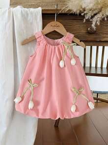SHEIN Vintaside Kids 1件女婴圆领无袖背带裙，粉色纯色，饰有3D郁金香花朵和蝴蝶结，可爱休闲甜美A字裙摆，适合夏季外出、旅行、摄影等场合。 - 粉色 - 查看 4