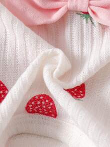 SHEIN 新生儿秋/春季粉色柔软爱心印花黑色蝴蝶结针织花瓣袖毛衣上衣搭配黑色蝴蝶结修身裤两件套，适合外出、休闲、运动、圣诞节、派对等场合。 - 粉色 - 查看 5