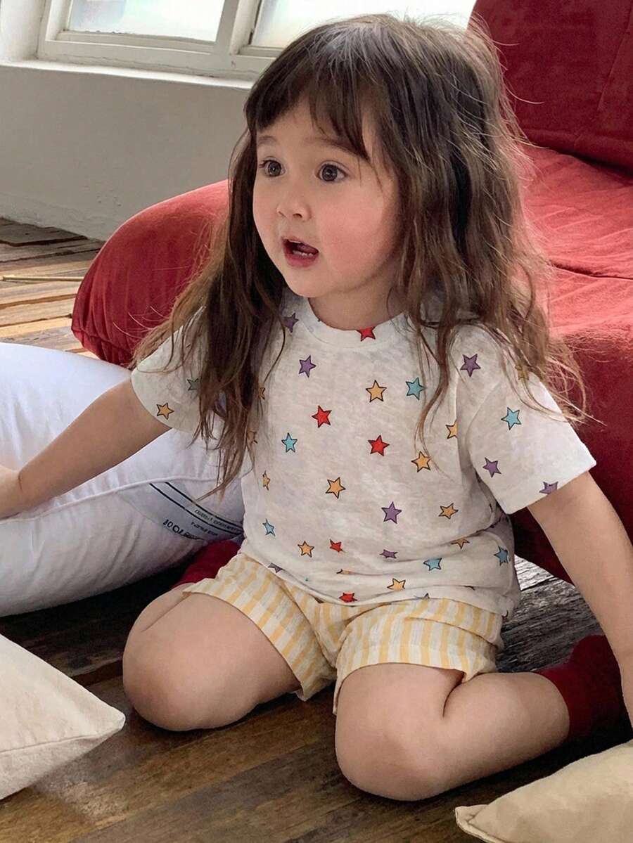 DAZY Baby Girls' Round Neck Korean Style Star Print Long Sleeve T-Shirt And Shorts Pajama Set Summer Toddler - Yellow - View 1