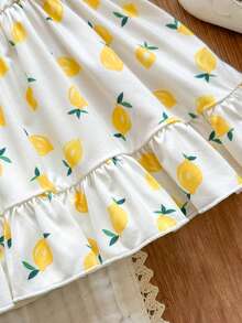 SHEIN Vintaside Kids 2件套新生女宝宝粉色卡通草莓格子连衣裙，配可爱蝴蝶结发带，0-3个月，柔软、弹力、舒适，荷叶边装饰，适合外出、度假、拍照，春夏新品 - 黃色 - 查看 6