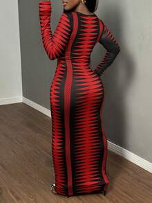 SHEIN SXY Gaun Maxi Bodycon Motif Abstrak untuk Wanita Ukuran Plus - Merah - View 2