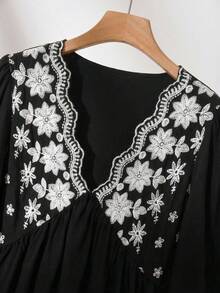 CosyJoli Plus Size V-Neck Embroidered Waist A-Line Blouse - Black - View 4