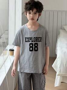 DAZY 男童字母数字印花短袖上衣和格子印花长裤睡衣套装（夏季款） - 灰色 - 查看 4