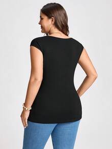 Comfylo Women's Plus Size Solid Color Twist Design Ruched Casual Everyday Loose Fit T-Shirt - Black - View 4