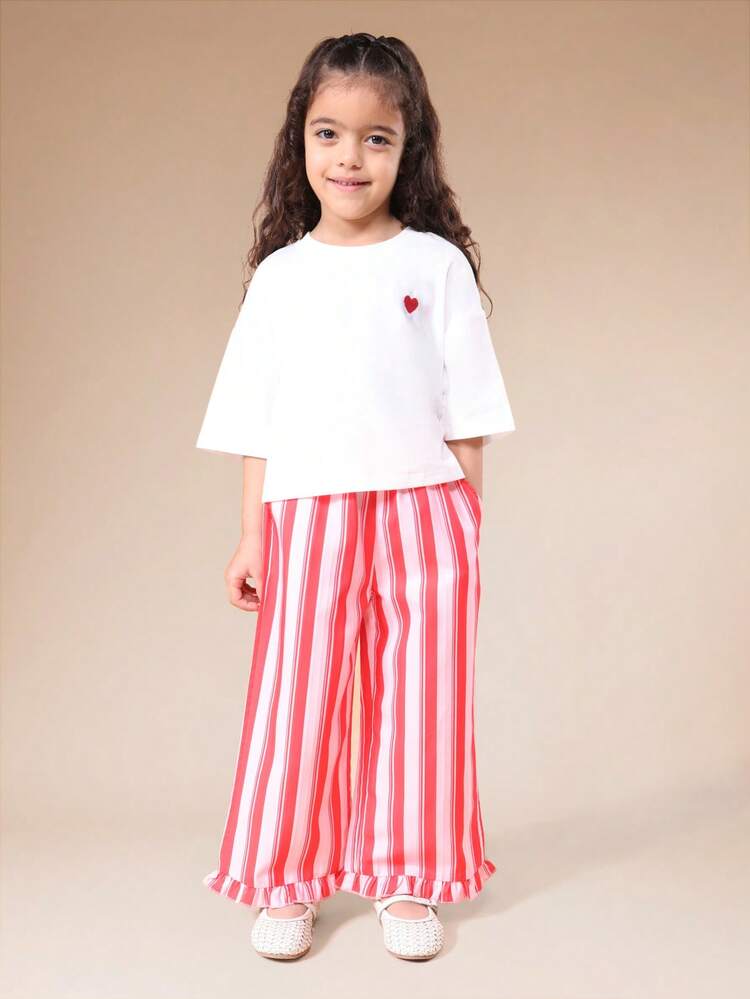 ラブプリントTシャツとストライプのフリルパンツ