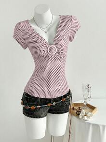 Elamini Áo thun nữ cổ chữ V sâu, chi tiết nhún bèo và họa tiết chấm bi dệt kim. - Hồng - Xem 3
