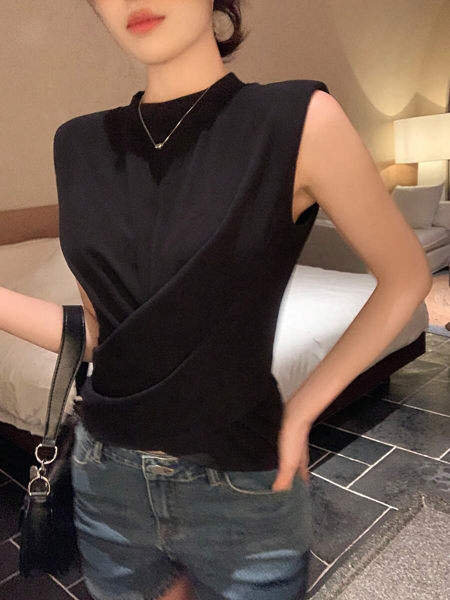 DAZY Women's Solid Color Crew Neck Sleeveless Pleated Summer T-Shirt Golf Pastal Sexy - Black - View 1