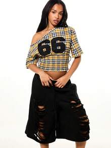 SUMWON WOMEN Áo croptop trễ vai kẻ caro với eo chun và họa tiết in số, kiểu dáng thời trang thường ngày. - Màu vàng - Xem 4