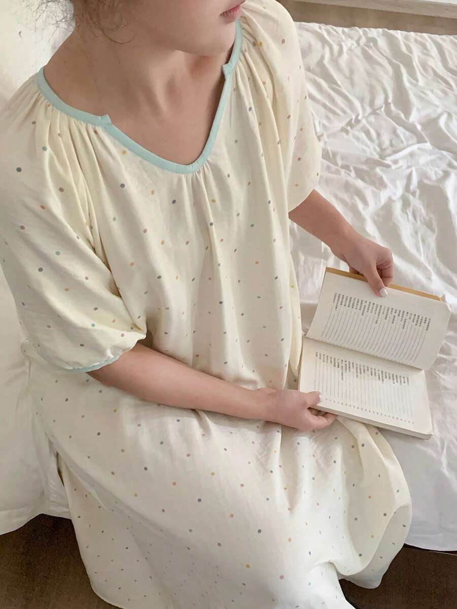 Dazy Plus Áo ngủ cỡ lớn, phối màu tương phản, chấm bi, dáng rộng, thoải mái. - Màu be - Xem 1