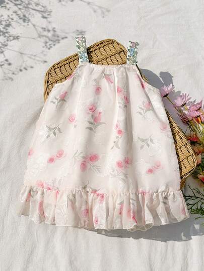 SHEIN Vintaside Kids Đầm lưới yếm họa tiết hoa dễ thương kiểu đồng quê cho bé gái, thích hợp cho kỳ nghỉ, dã ngoại, mùa hè.