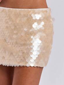ROMWE Avant Y2K Sexy Modern Sequin & Beaded Super Low Waist Tight Fitted Bodycon Mini Skirt - White - View 6