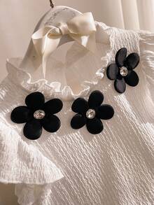 SHEIN 2pcs/Set Young Girl' Summer New Floral Collar Ruffle Sleeve Crop Top And Flared Leg Pants Set, Casual Knit Black Outfit - Black and White - View 3