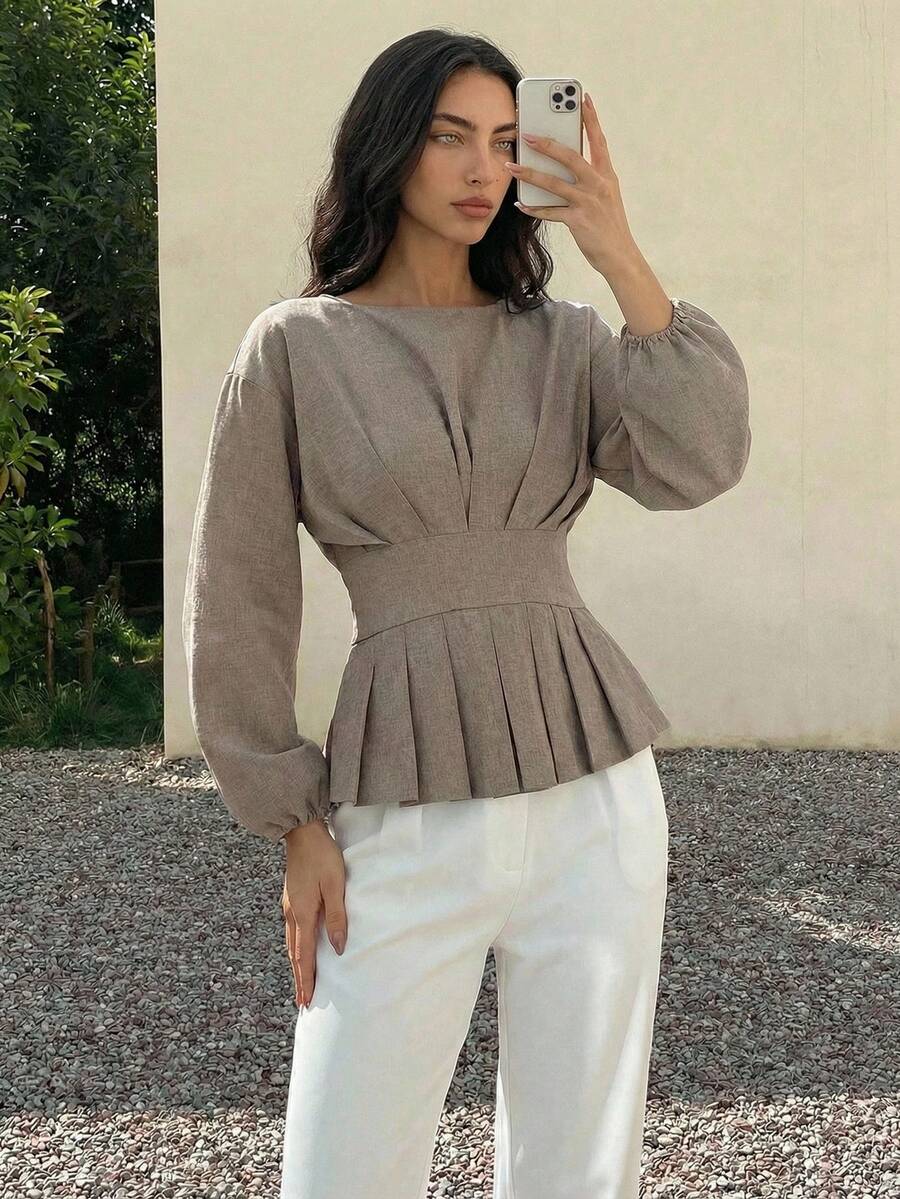 Aloruh 简约卡其色圆领长袖褶裥腰身女式衬衫，秋冬新品 - 卡其色 - 查看 1