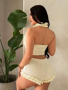 SHEIN SXY Bộ đồ nữ màu trơn gồm áo yếm xếp nếp và quần short siêu ngắn. - trắng - Xem 2