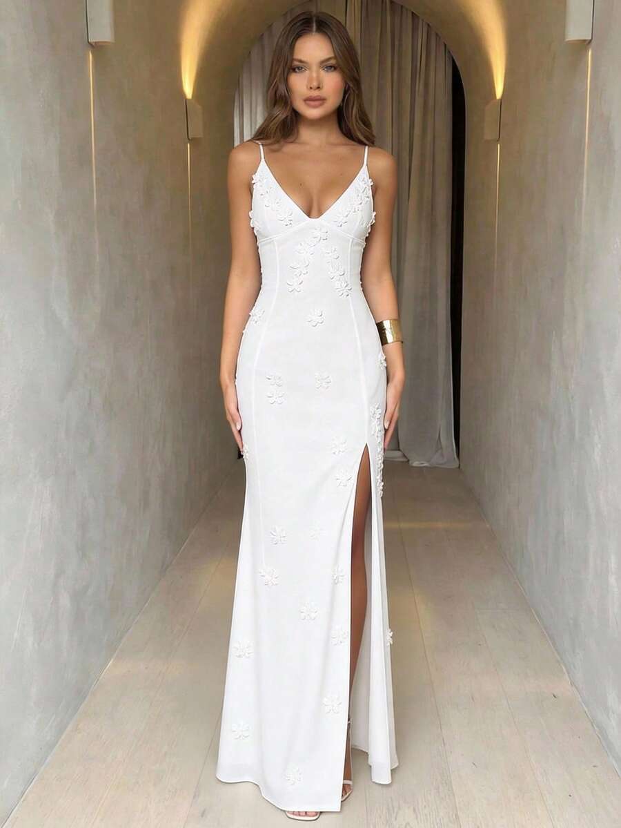 Aloruh Vestido de malla blanca con escote profundo en V, abertura alta y diseño de flores 3D en el cuello para la temporada de bodas, hecho a mano para mujeres - Blanco - Ver 1