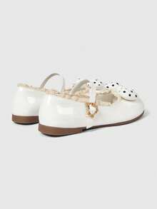 ROMWE Kawaii 女士时尚透明蝴蝶结装饰平底甜美玛丽珍小皮鞋套脚乐福鞋软底裙装鞋 - 白色亮皮蕾絲 - 查看 5