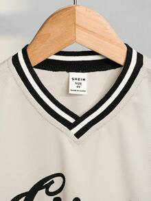SHEIN 男童休闲宽松V领T恤，字母印花，适合日常穿着、上学、外出、运动、春夏穿着。 - 杏色 - 查看 5