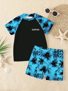 SHEIN 男童休闲宽松圆领短袖T恤短裤泳装套装，适合夏季穿着。经典的清爽热带棕榈树图案印花，适合冲浪、游泳、度假和海滩活动。 - 彩色 - 查看 2