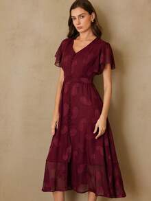 Aveloria Revavyn Đầm midi xòe sang trọng, thanh lịch dành cho nữ, được thêu họa tiết paisley cầu kỳ, chất liệu vải cắt xẻ tinh tế, tay bồng, thắt eo, điểm nhấn là hàng cúc trang trí. - Màu Đỏ Sâu - Xem 4