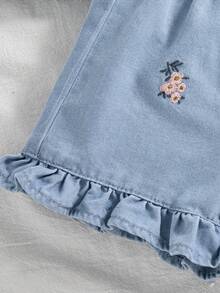 Vintaside Kids 女婴两件套夏季套装，迷人可爱的法式乡村风格，短袖上衣搭配花卉刺绣荷叶边短裤，面料柔软，百搭实用，搭配凉鞋和防晒霜，是外出和拍照的理想之选，也是小公主的完美之选。 - 淺色水洗藍 - 查看 5