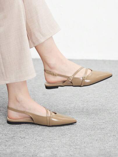CUCCOO BIZCHIC Damskor i ljusbrun, minimalistisk stil med spetsiga tår och lack, lämpliga för pendling och vardagsbruk.