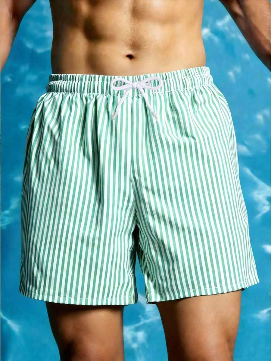 SHEIN 青少年男孩夏季海滩度假条纹印花抽绳腰宽松泳裤 - 綠色 - 查看 1