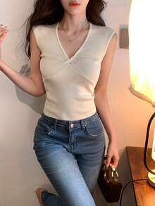 DAZY 女士设计感法式V领短袖薄针织衫，百搭优雅针织上衣 - 杏色 - 查看 3