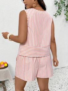 SHEIN Frenchy 大码女式条纹吊带背心和短裤两件套，休闲度假装 - 紅色 - 查看 4