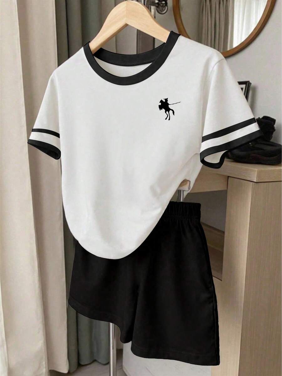 少女休闲复古校园经典Logo印花短袖圆领T恤短裤套装，适合夏季度假穿着；白色T恤适合日常居家穿着；黑色条纹印花时尚舒适百搭T恤，适合所有季节；黑色马术图案T恤，适合春、夏、秋、冬四季穿着，舒适休闲。 - 黑色 - 查看 1