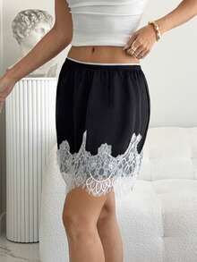 Siren Gaze Falda elegante de encaje y parches para mujer - Blanco y Negro - Ver 2