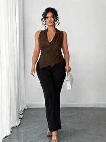 Elenzga Atasan Tank Top Wanita Ukuran Besar Warna Polos dengan Leher Silang dan Bahan Mengkilap yang Sangat Elastis - Coklat - View 4