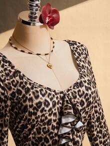 SHEIN ICON Plus Size Keyhole Neckline Leopard Print Ruffle Trim Knitted Blouse, Asymmetrical Hem Ruffle Decor Top - Multicolor - View 5
