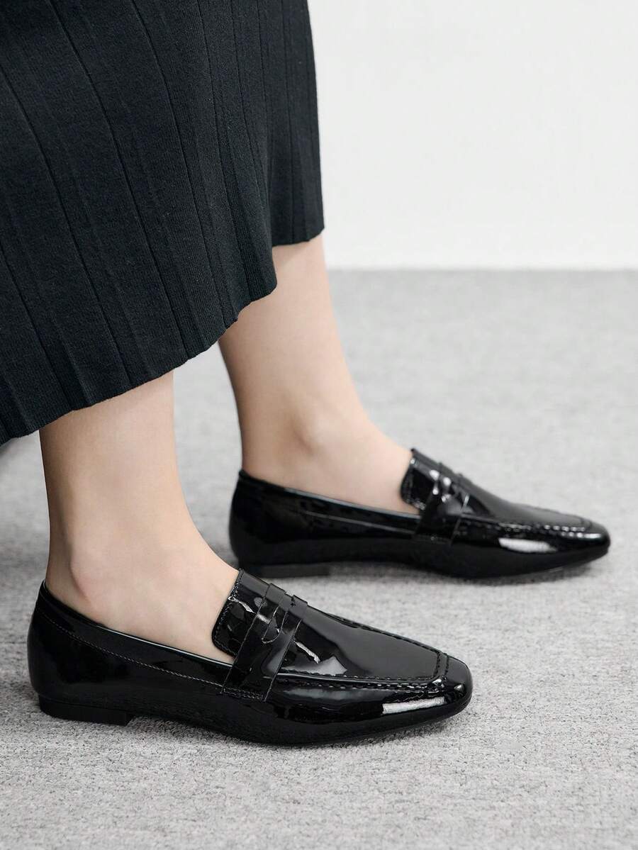 CUCCOO BIZCHIC 女士黑色漆皮乐福鞋，简约实用百搭的办公工作鞋 - 黑色 - 查看 1