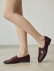 MOTF WOMEN PU LEATHER METAL DETAIL FLATS VALENTINE'S DAY SPRING SHOES - Burgundy - View 2