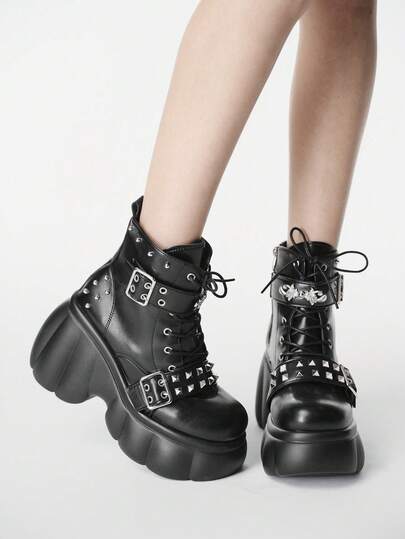 ROMWE Grunge Punk Women Heeled Sandals~ 2026 New Fashion Autumn And Winter Platform Boots Rivet Pendant Platform Short Boots Women's European And American Dark Punk Locomotive Boots Round Head Super Cool College Short Boots