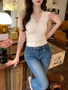 DAZY 女士设计感法式V领短袖薄针织衫，百搭优雅针织上衣 - 杏色 - 查看 6