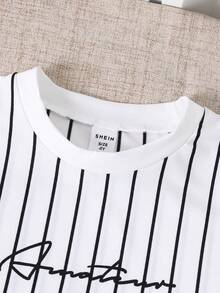 SHEIN 两件套儿童男童休闲百搭舒适印花圆领宽松短袖T恤和牛仔宽松短裤套装 - 彩色 - 查看 3