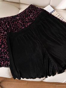 SHEIN CURVE+ Plus Size Summer Casual Leopard Print & Solid Color Pleated Shorts/Graphic Tees - Multicolor - View 4